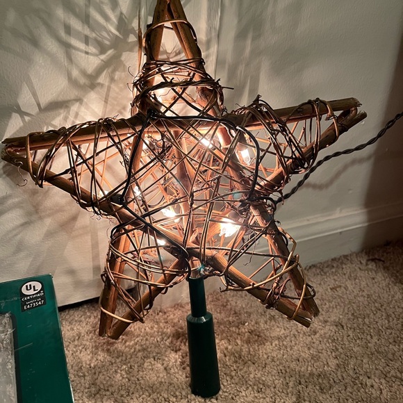 Rustic Star Holiday Tree Topper - Picture 1 of 2